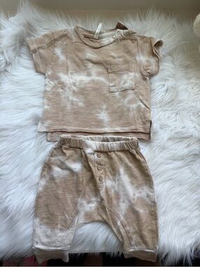 Rylee + Cru Beige Pocket Tee & Pants Set